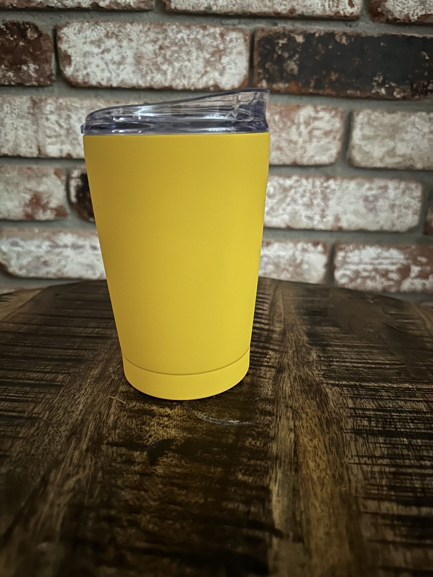 20 oz. Yellow Gold Sunshine and Whiskey Cocktail Tumbler with Clear Slider Lid - Image 4