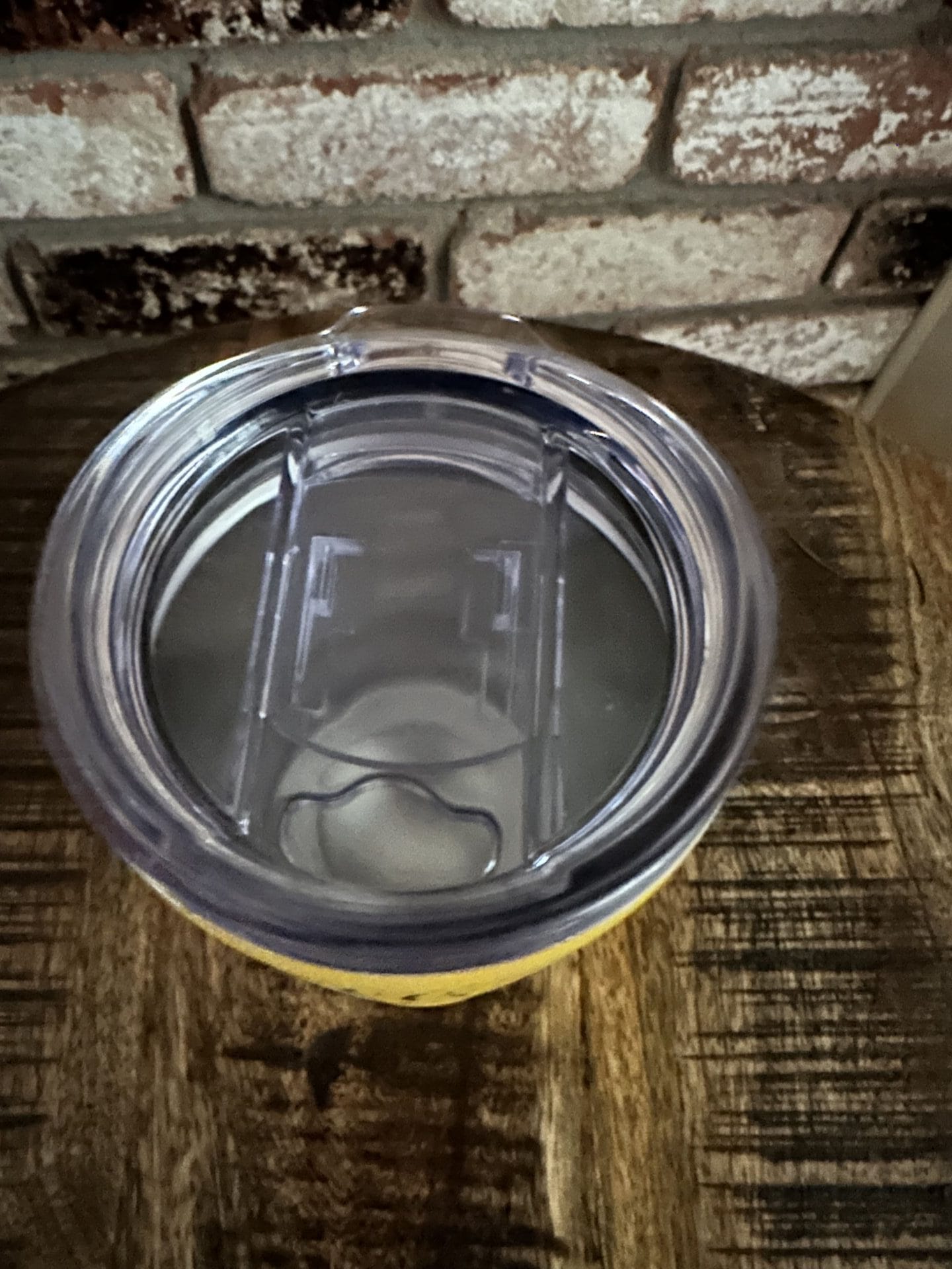 20 oz. Yellow Gold Hello Summer Cocktail Tumbler with Clear Slider Lid - Image 6