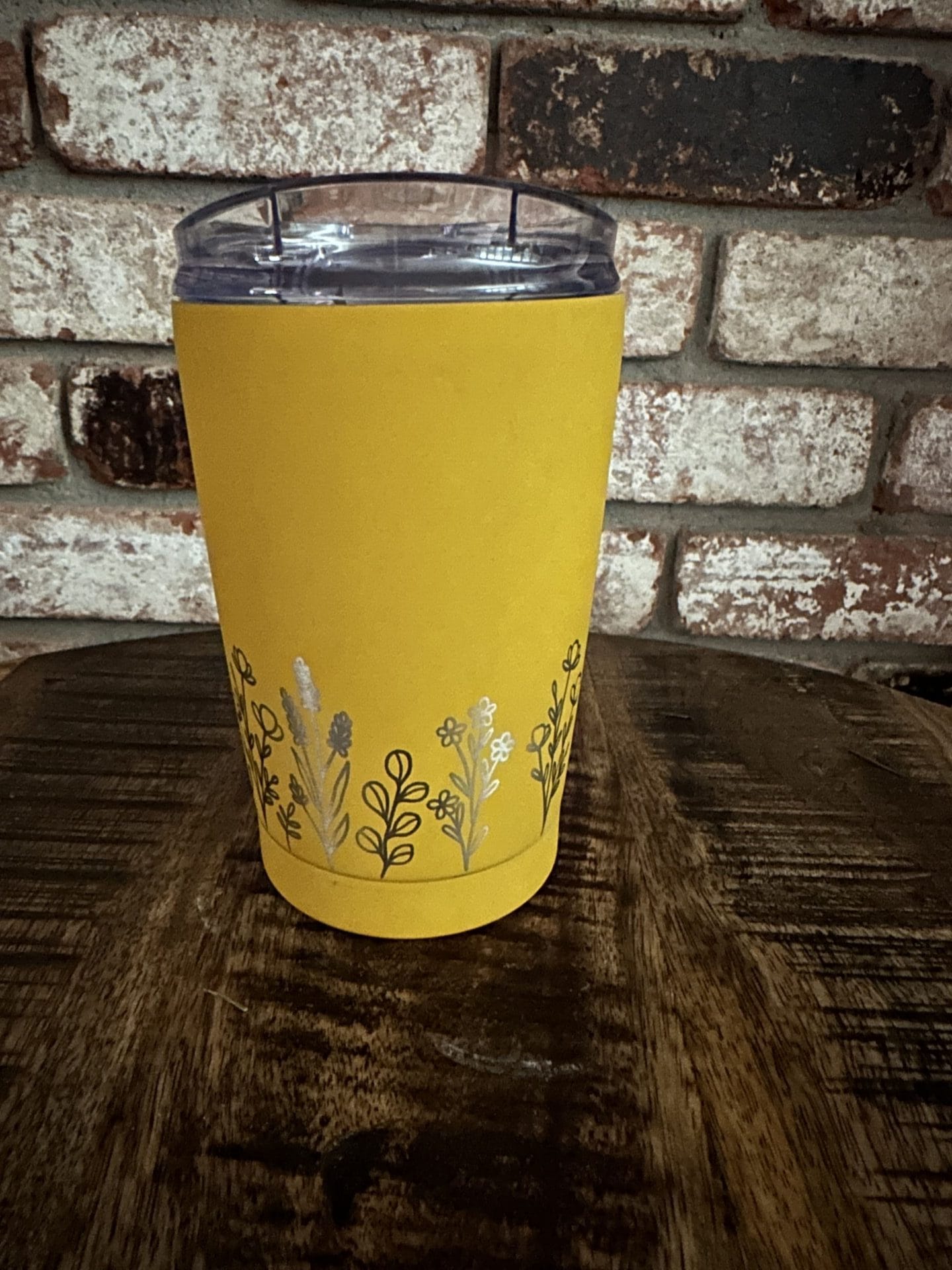 20 oz. Yellow Gold Wildflower Cocktail Tumbler with Clear Slider Lid