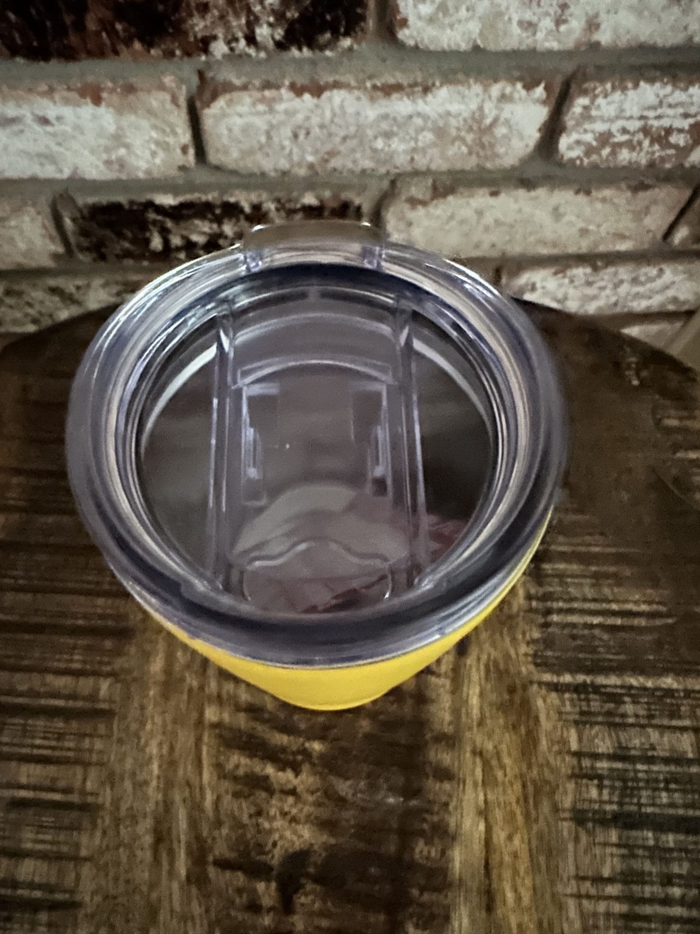 20 oz. Yellow Gold Wildflower Cocktail Tumbler with Clear Slider Lid - Image 6