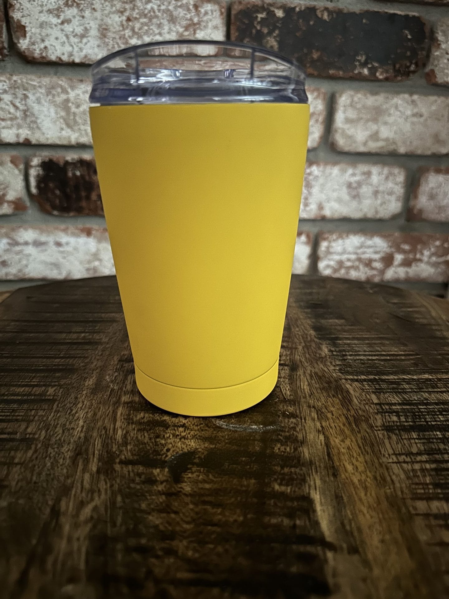 20 oz. Yellow Gold Lemons and Vodka Cocktail Tumbler with Clear Slider Lid - Image 5