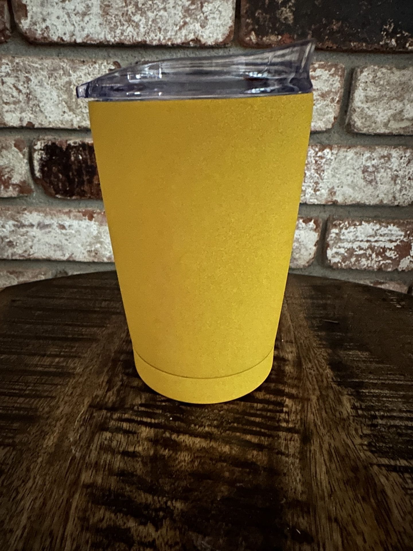 20 oz. Yellow Gold Lemons and Tequila Cocktail Tumbler with Clear Slider Lid - Image 4