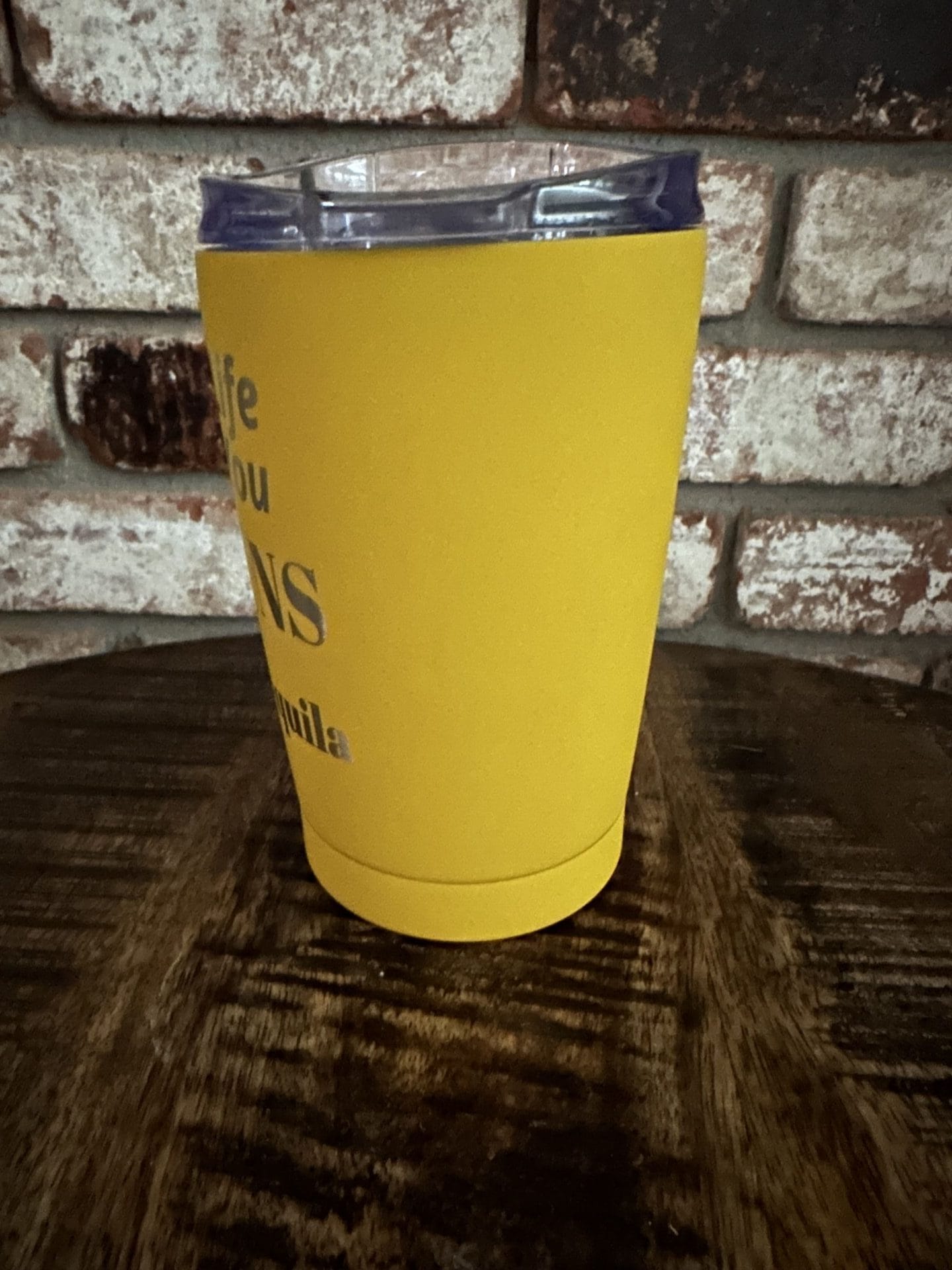 20 oz. Yellow Gold Lemons and Tequila Cocktail Tumbler with Clear Slider Lid - Image 3