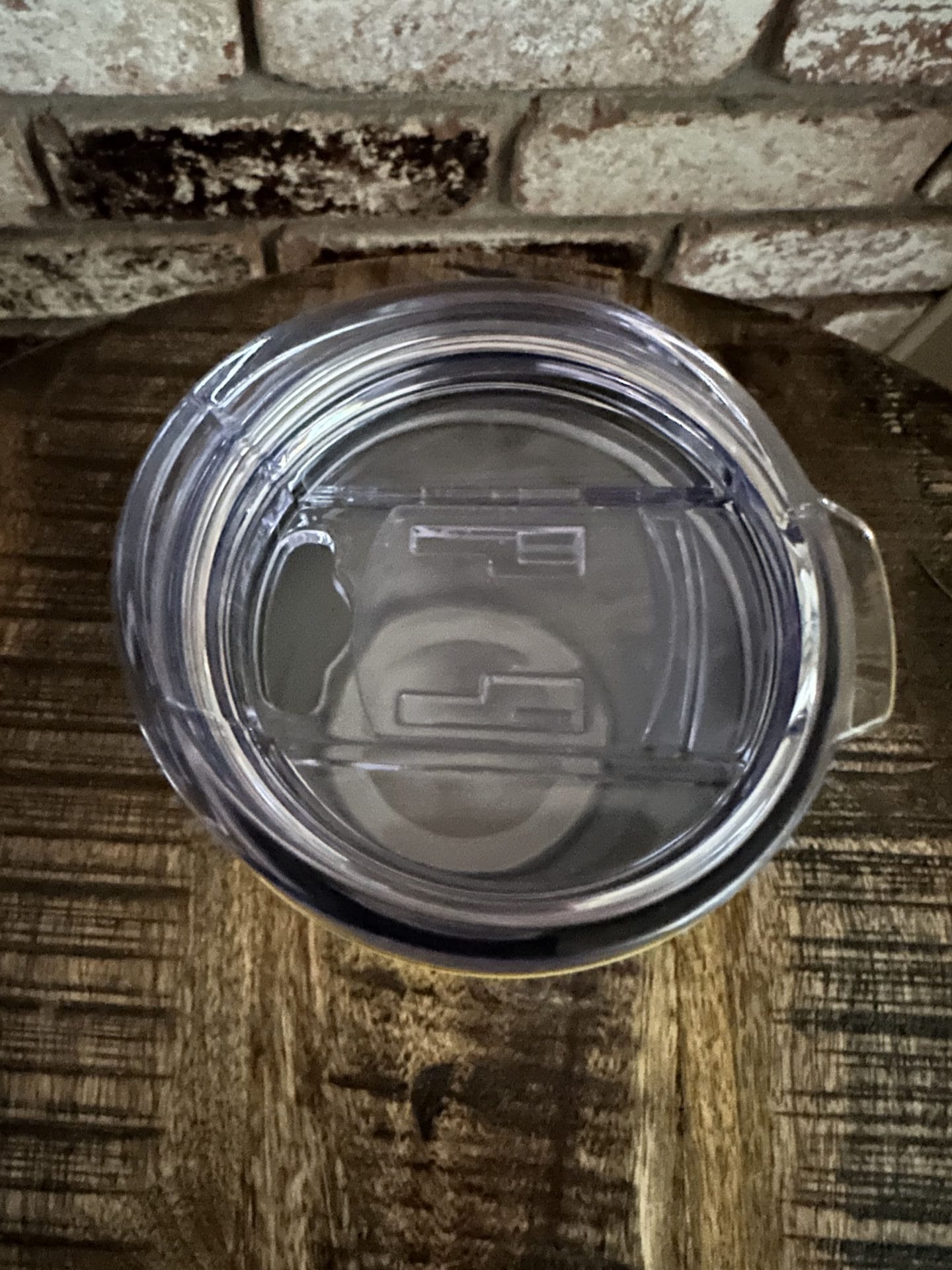 20 oz. Yellow Gold Lemons and Tequila Cocktail Tumbler with Clear Slider Lid - Image 6