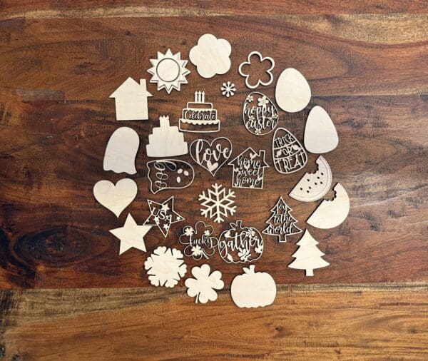 Interchangeable Round Home Door Hanger Sign - Image 3