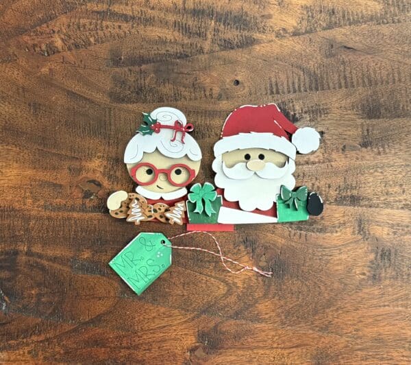 Santa and Mrs Claus For Flower Basket Interchangeable Weave Basket - Image 4